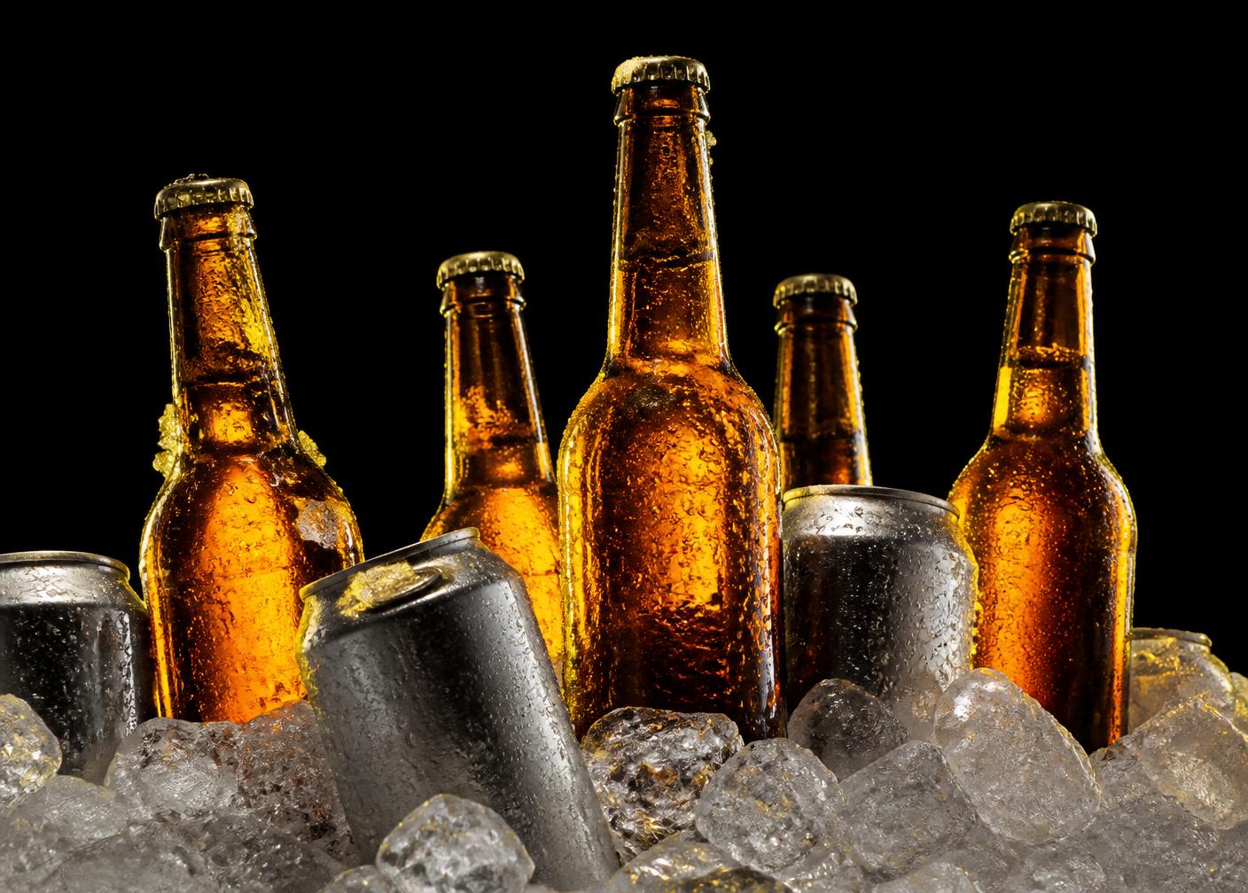 Bebidas geladas no gelo prontas para entrega